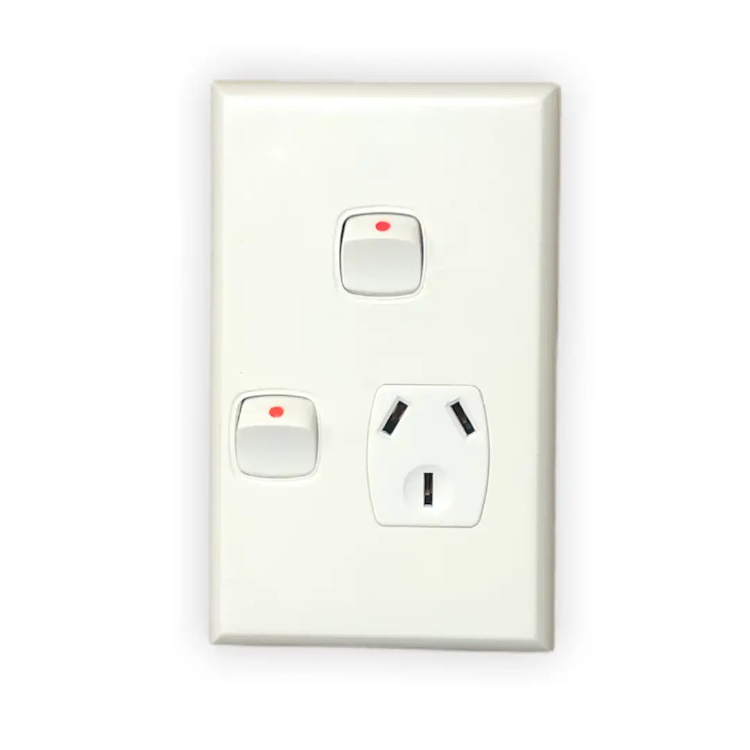p1vx Single Vertical Socket 10A With Extra Switch - PoweRun - Image 1